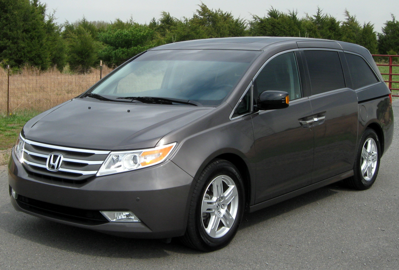 Illustration for article titled Minivans for sale in Canada, ranked.